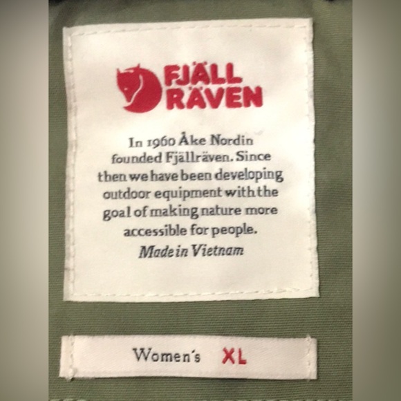 FJALLRAVEN Women’s Luxury Coat - Picture 14 of 15